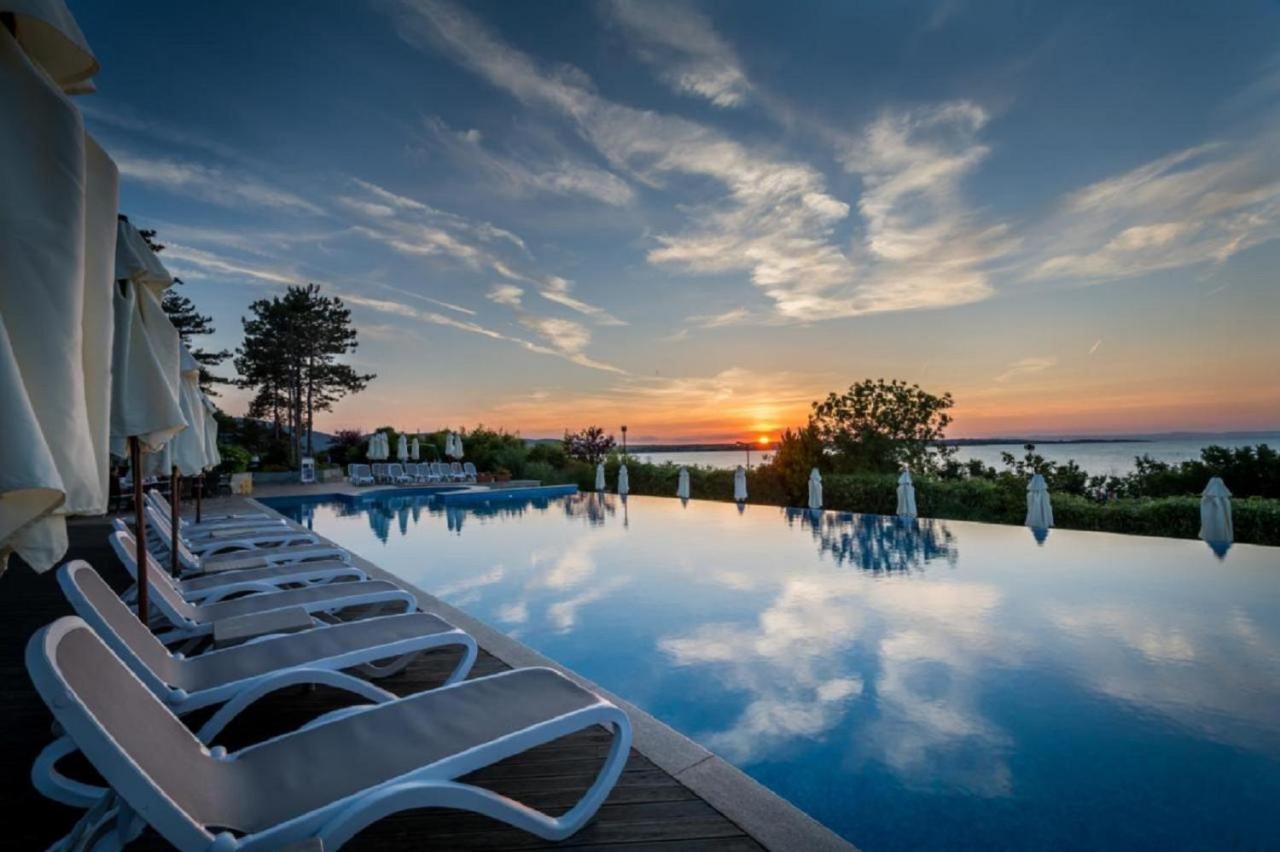 Eve Santa Marina Studios - Sea, Pools, Relax Sozopol Exterior foto
